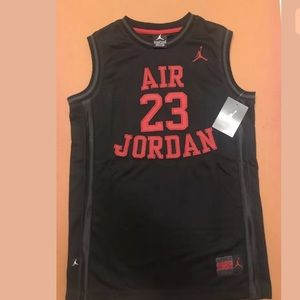 AIR JORDAN BLACK & RED JERSEY YOUTH Size L